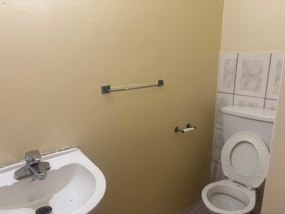 584