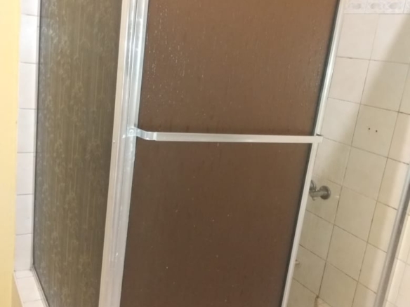 584