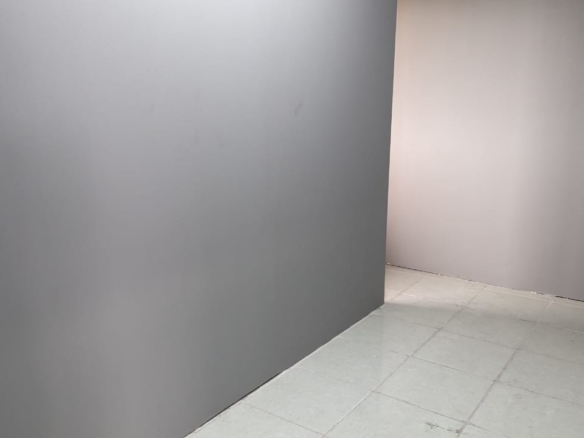 584