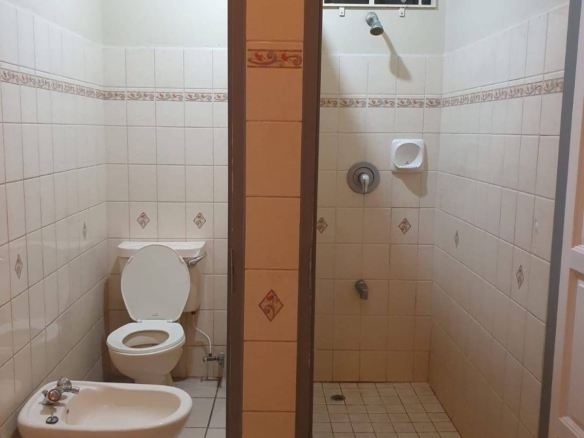 584