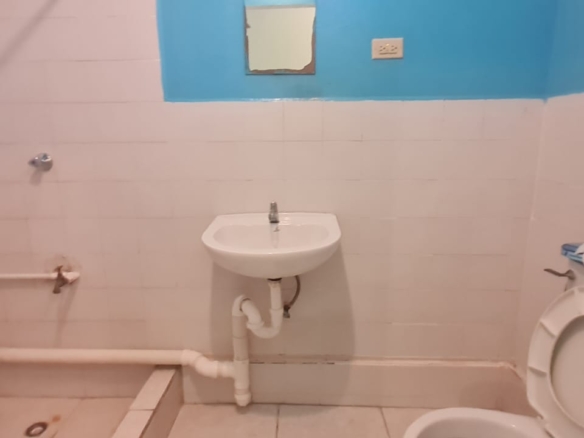 584