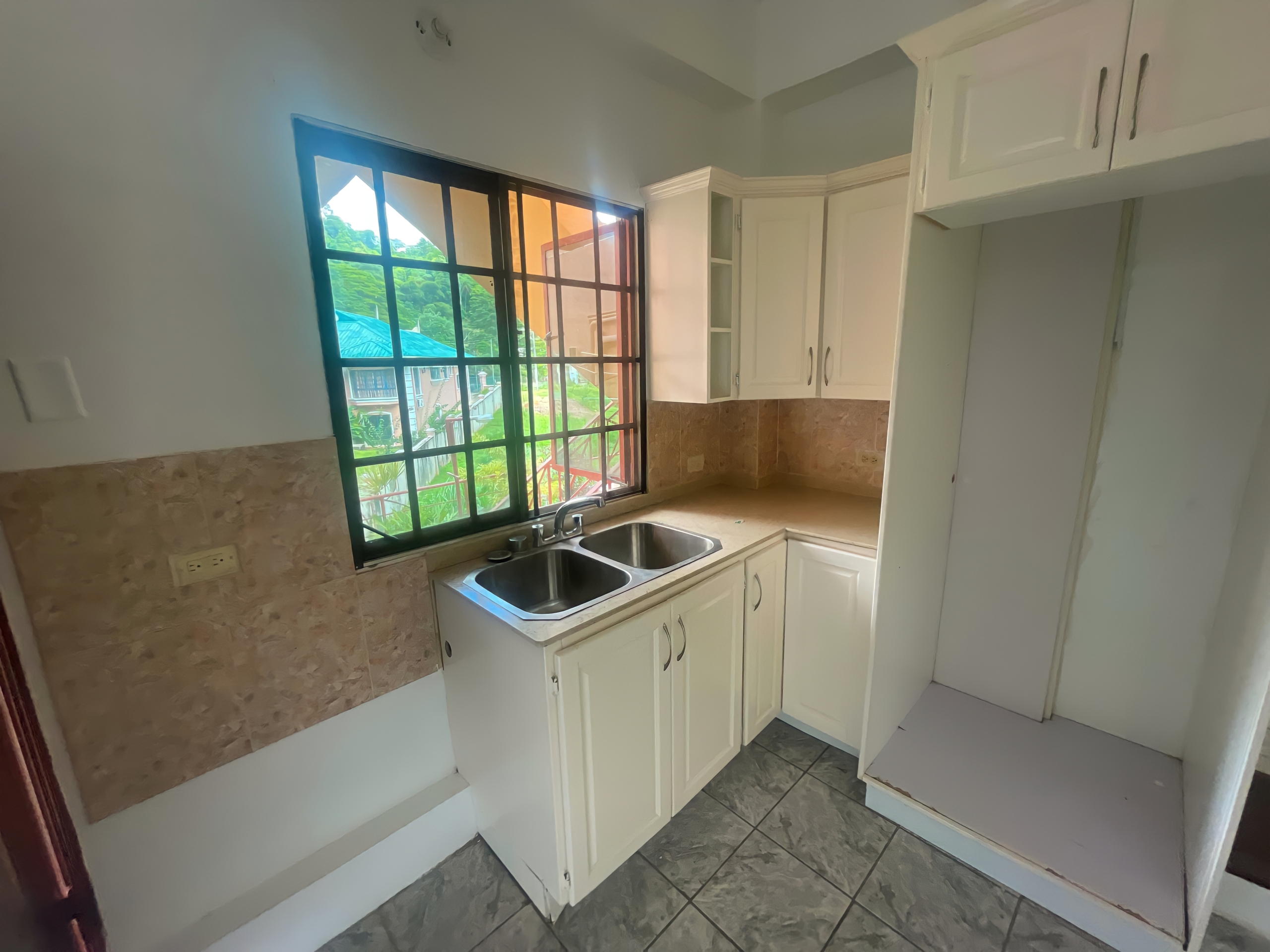 1 Bedroom Apartment Perseverance Road, Maraval 2