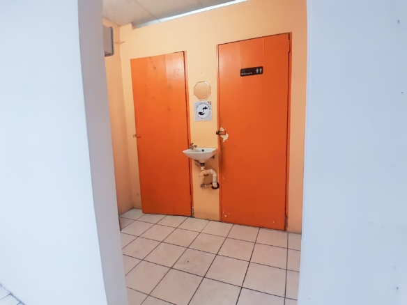 584