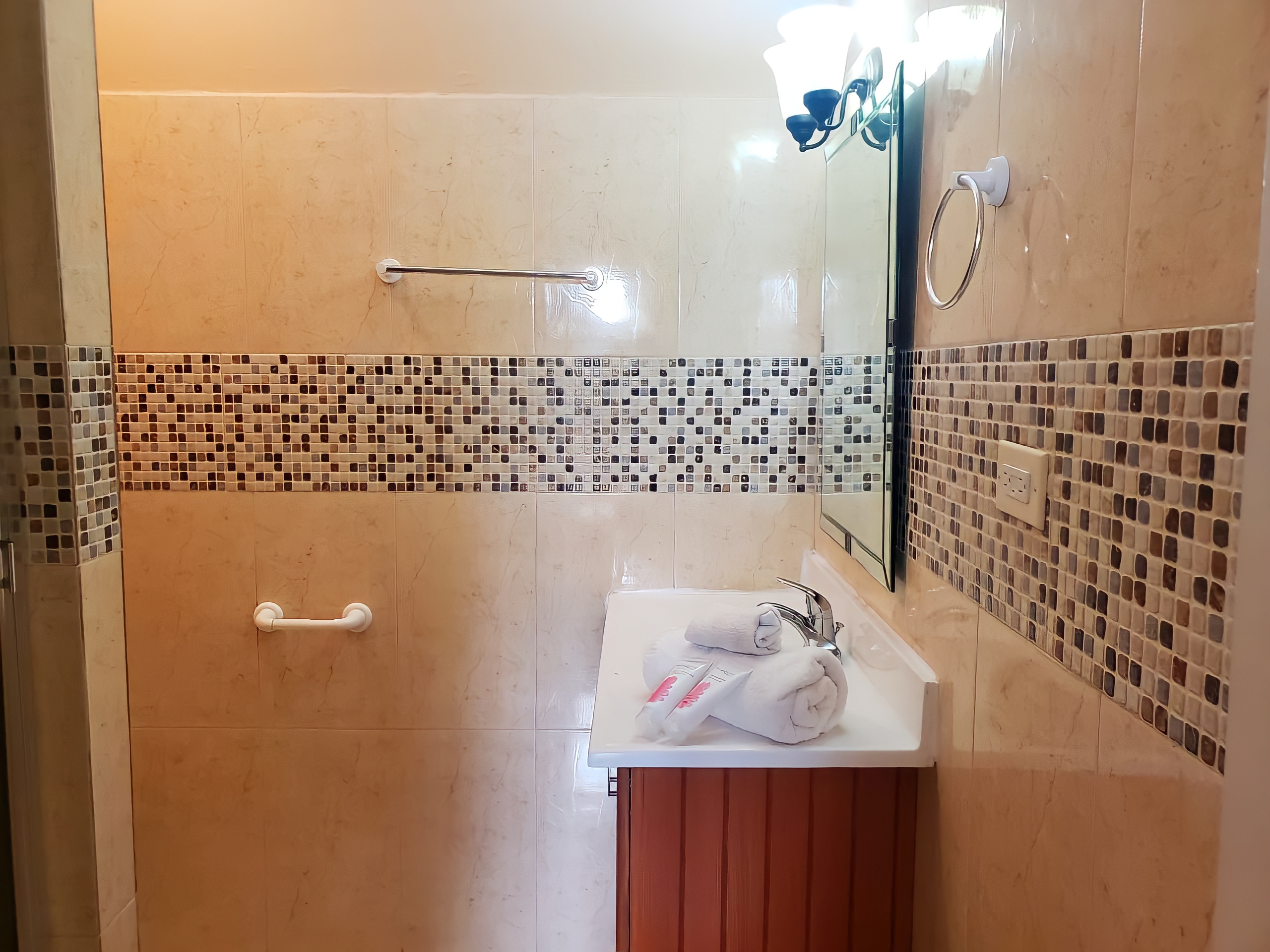 2 Bedroom Apartment, Champs Fleurs 9