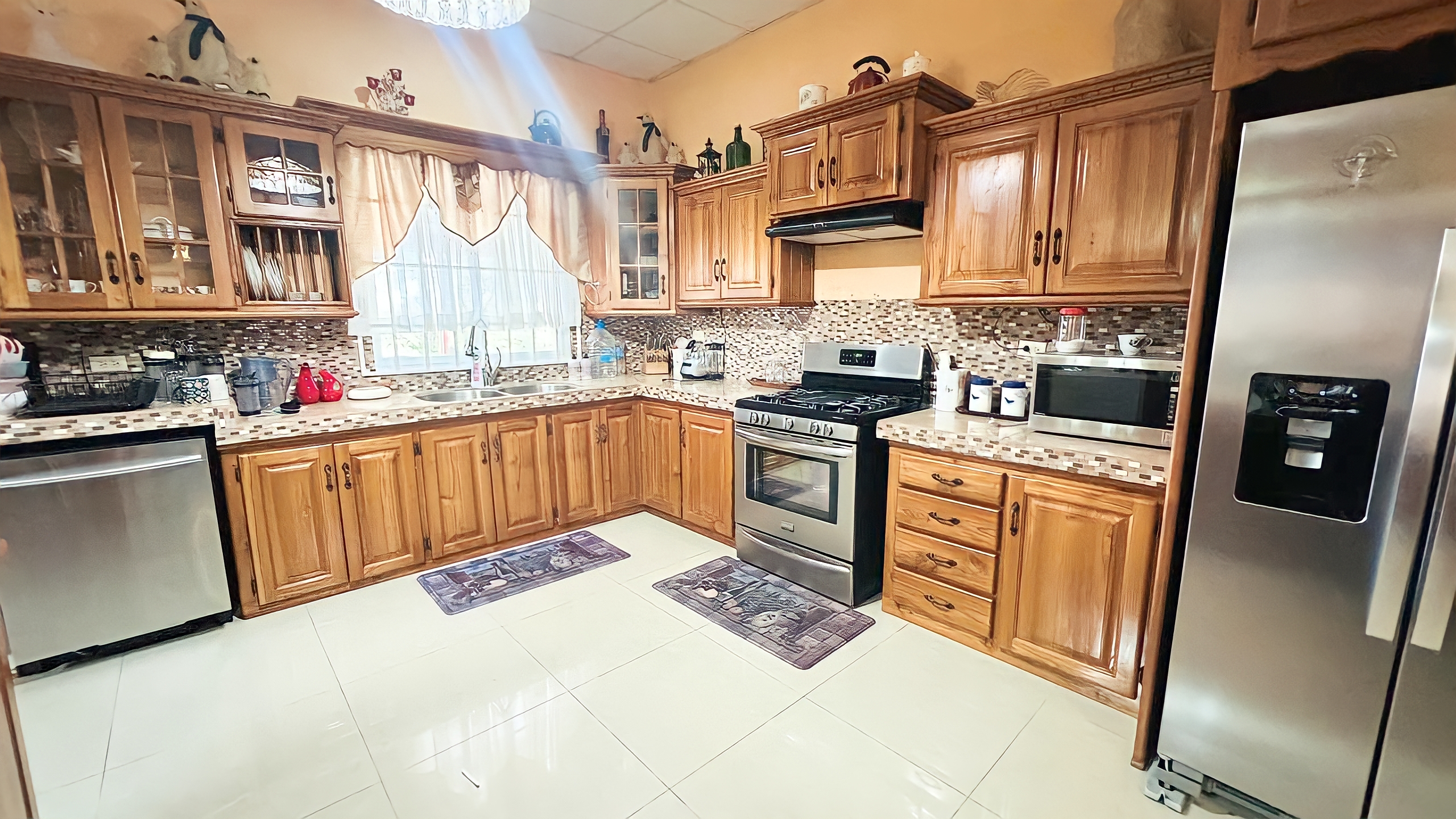 2 Bedroom House, Nathaniel Trace, Calcutta #2 8