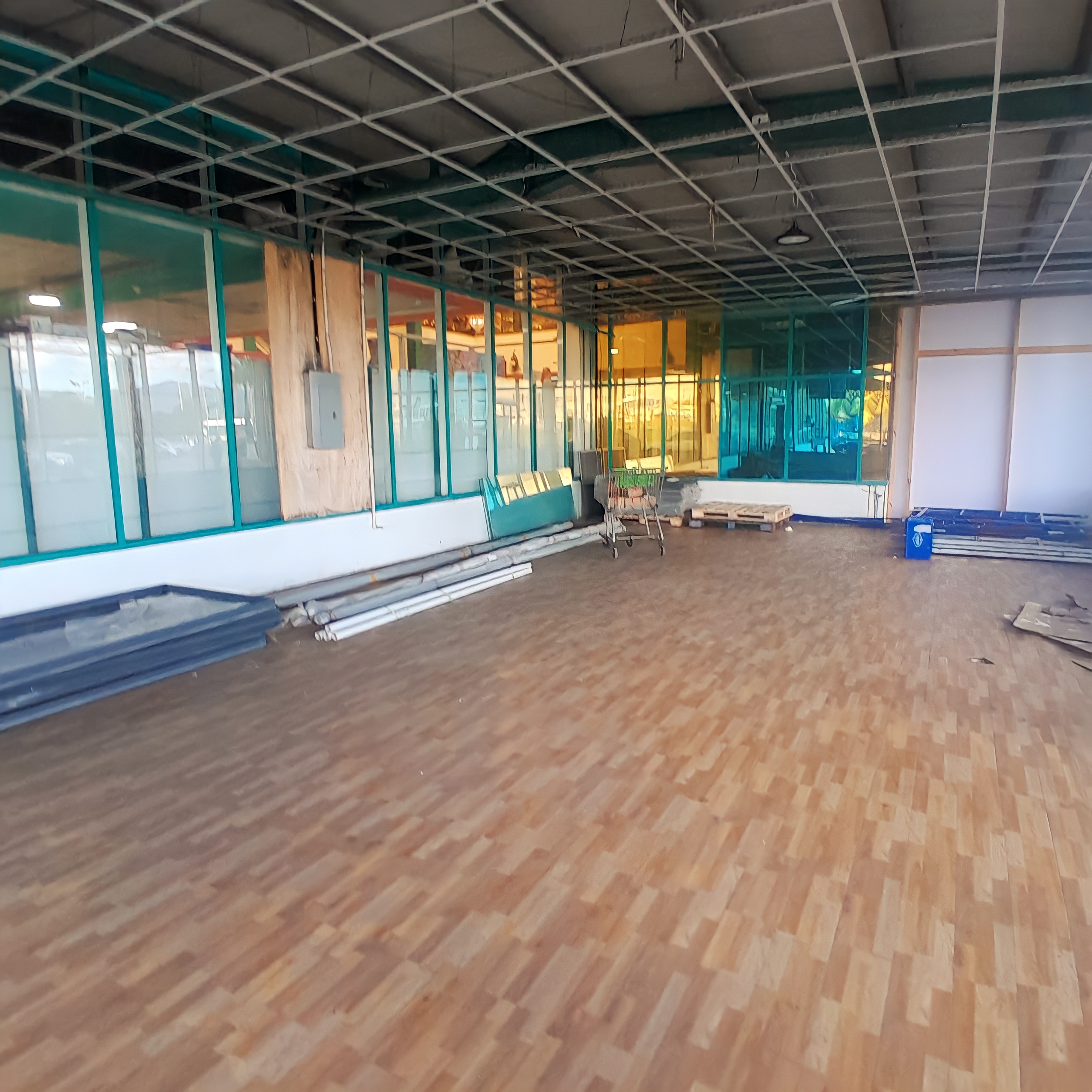 Commercial Unit, Arima 4