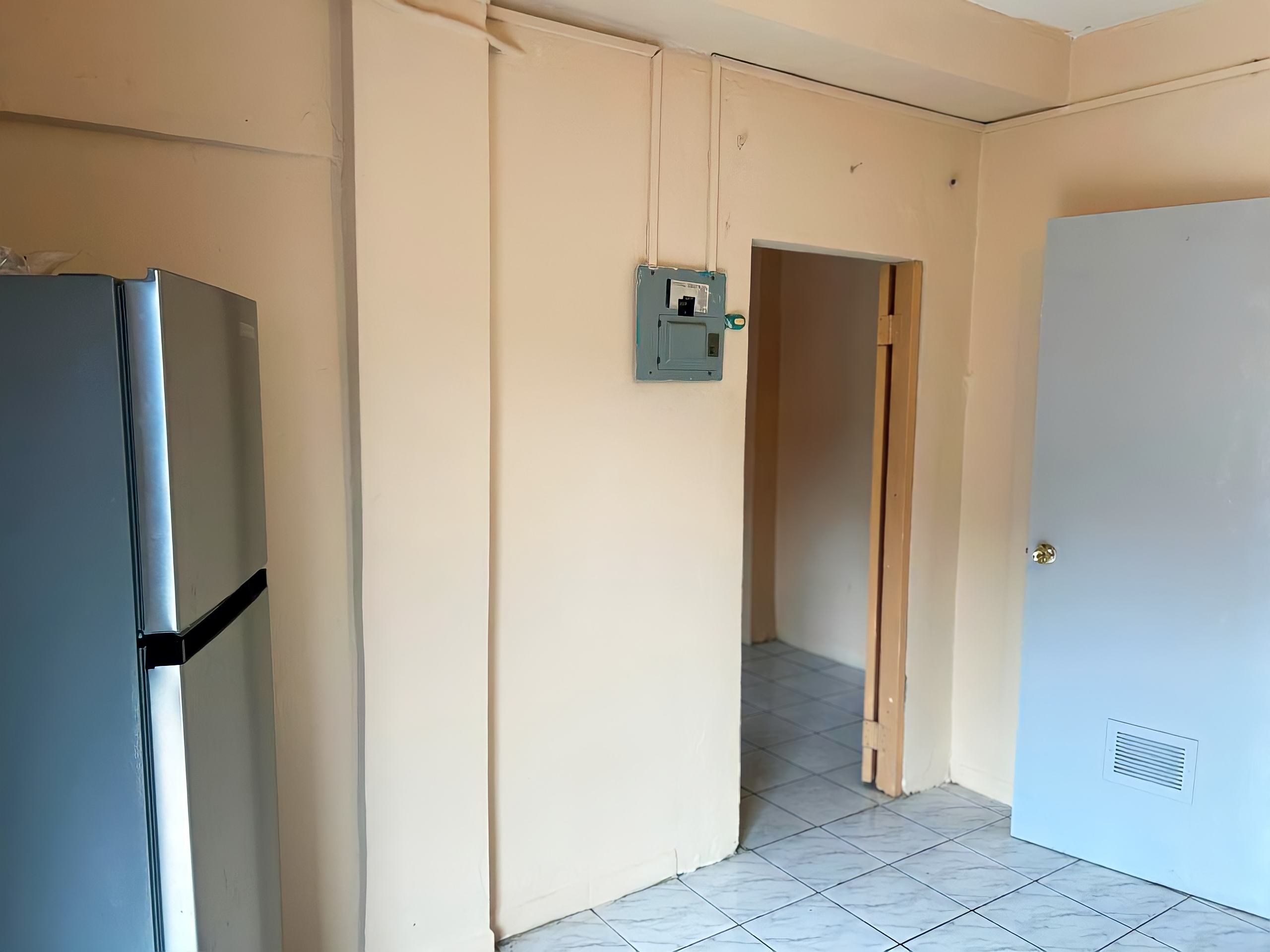 2 Bedroom Apartment, San Fernando Main Road 8