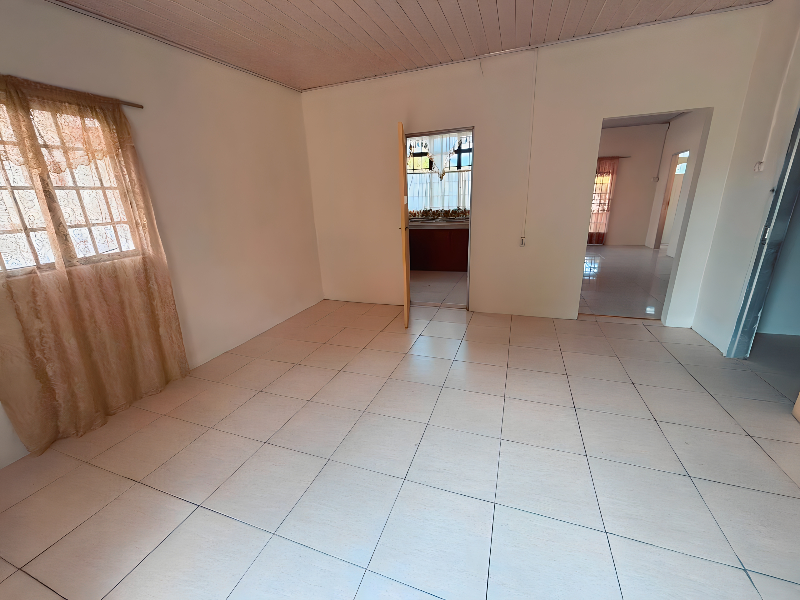 3 Bedroom House, Arouca 10