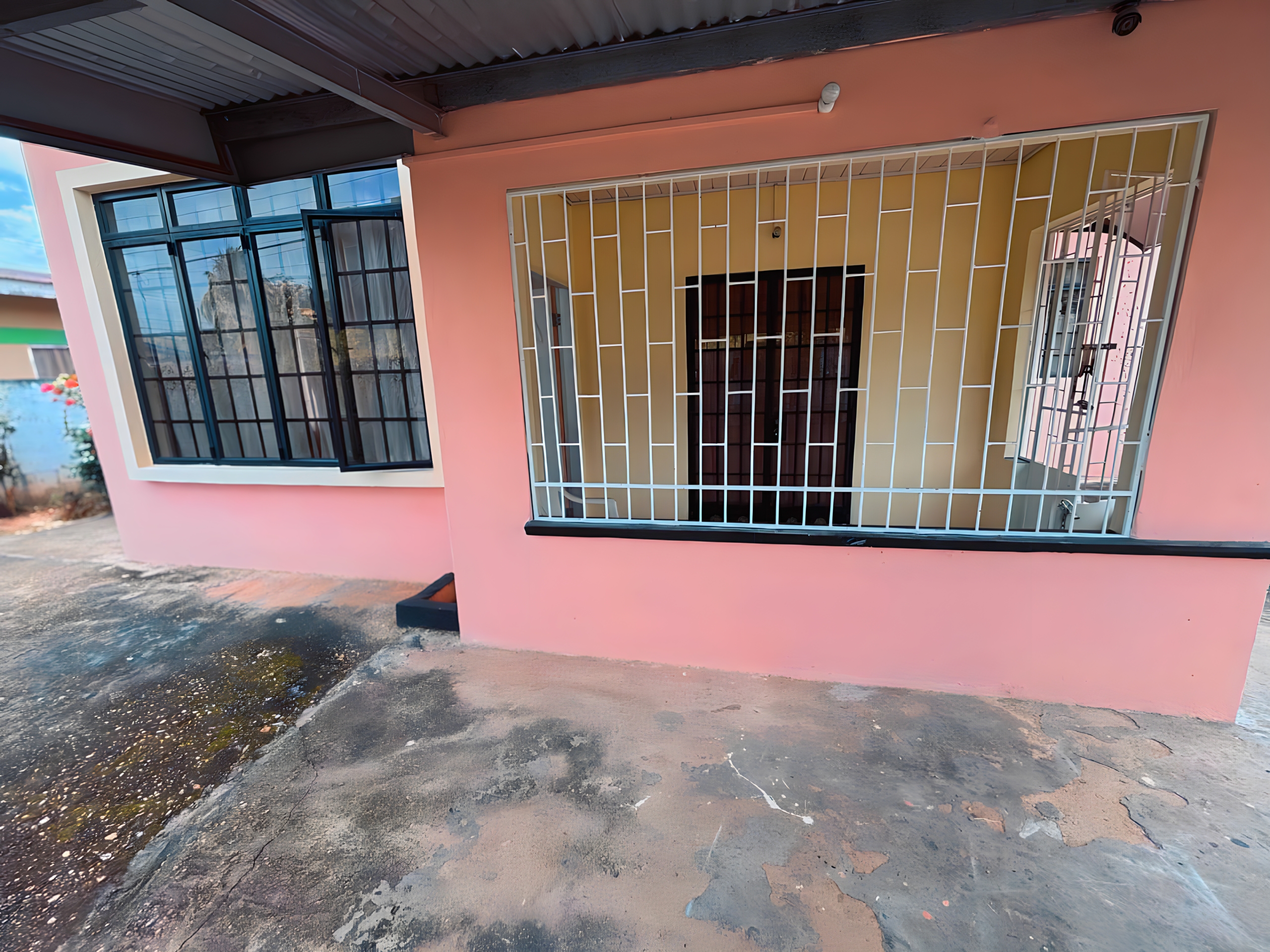 3 Bedroom House, Arouca 18