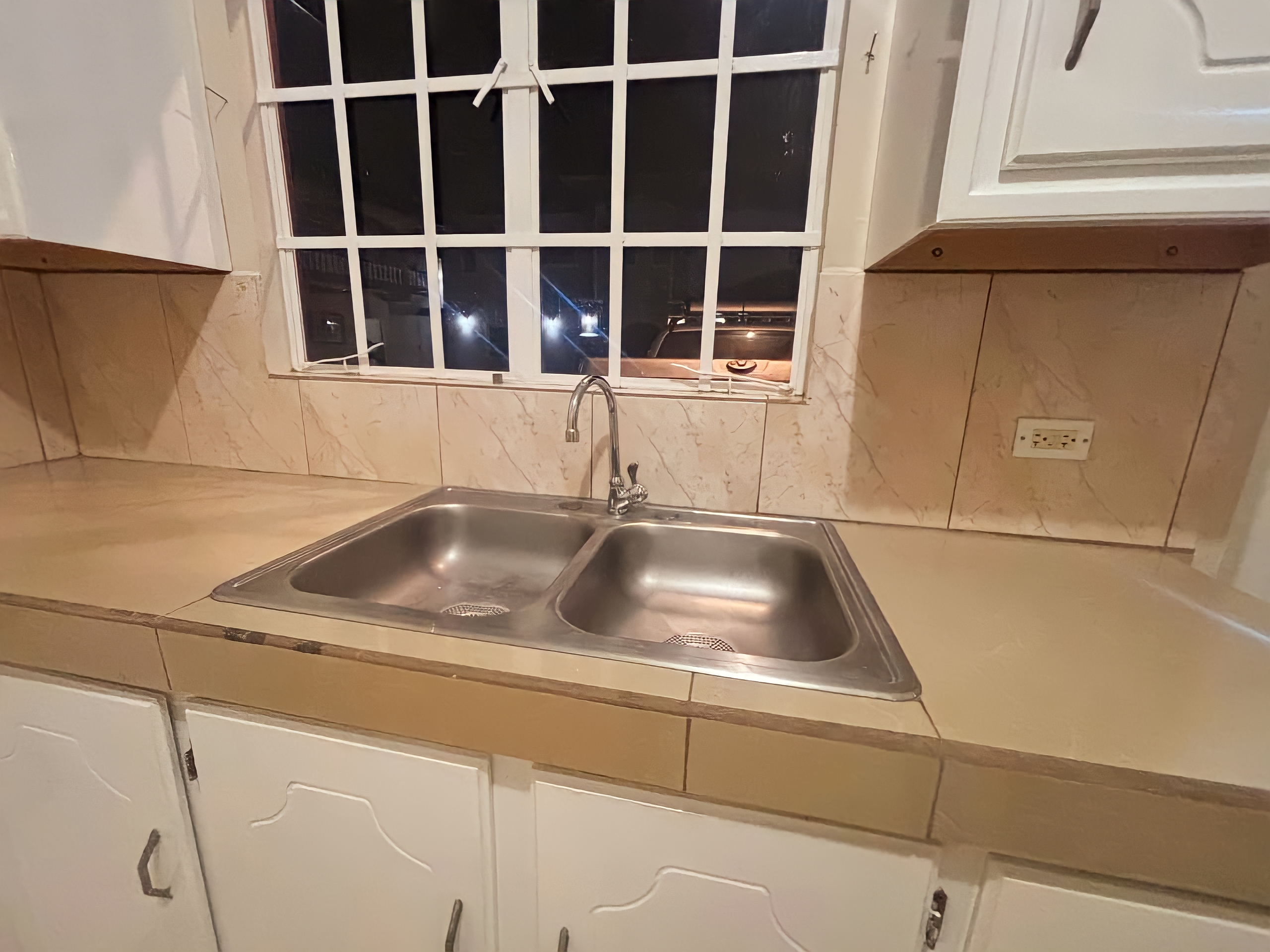 1 Bedroom Apartment, Korean Street, Curepe 4