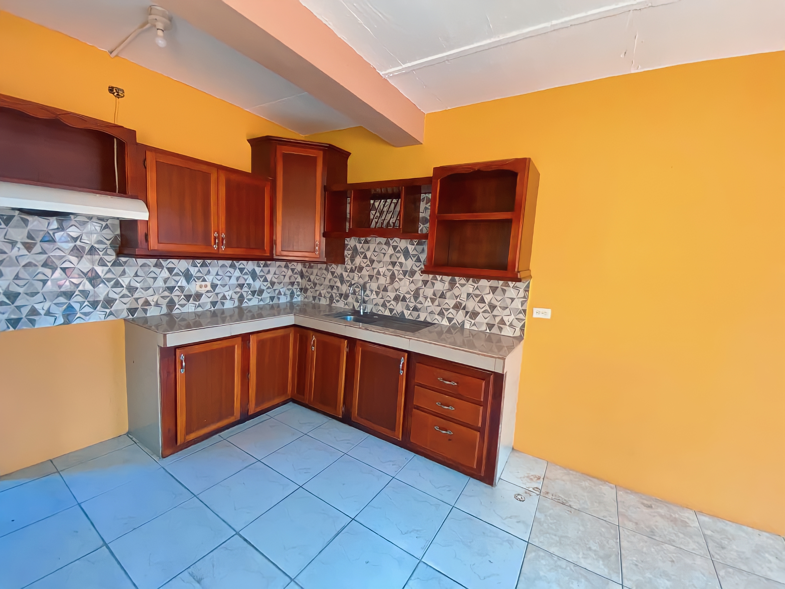 2 Bedroom Apartment, Enterprise 4