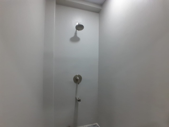 584