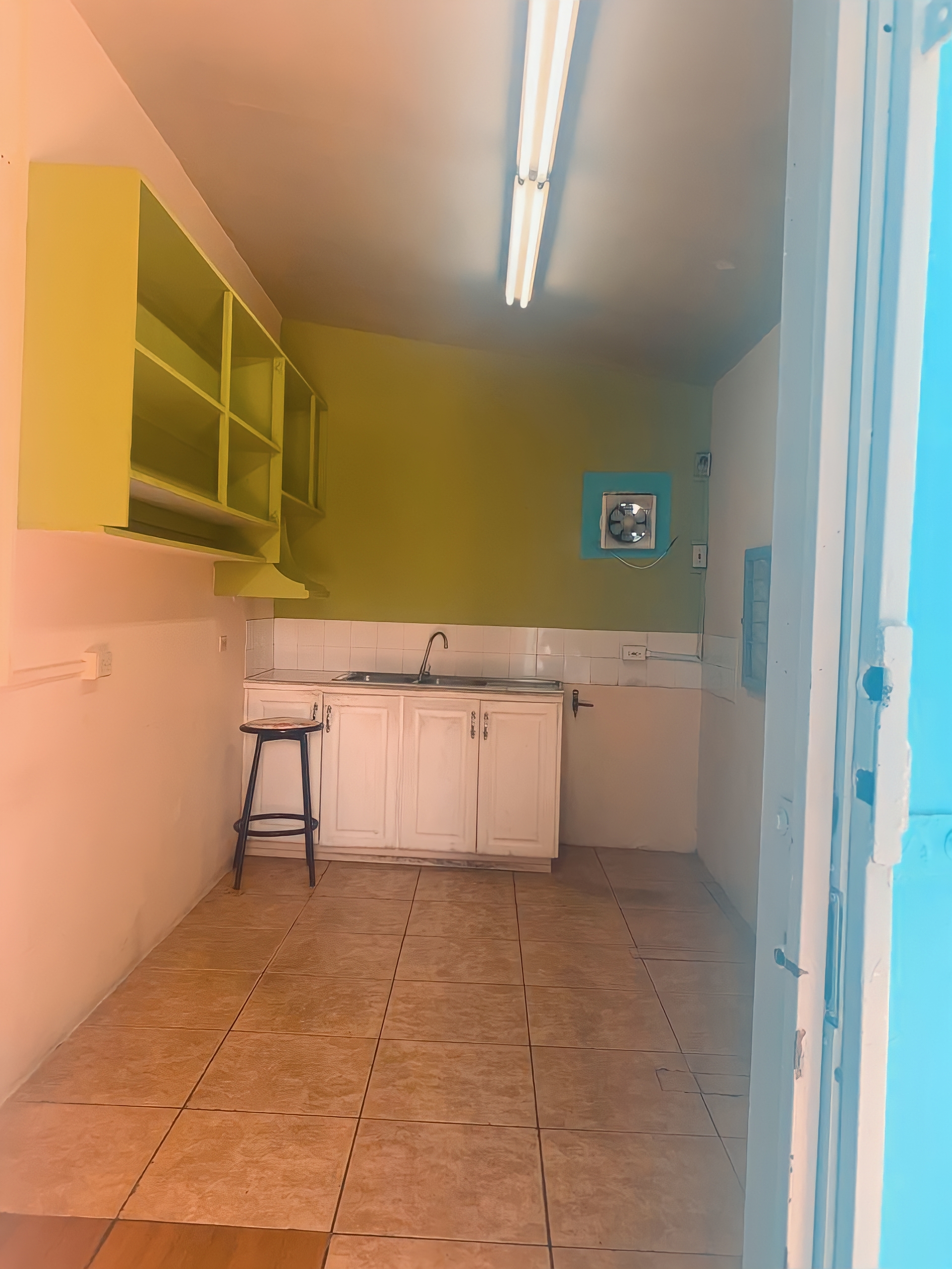 Commercial Unit, Arouca 3