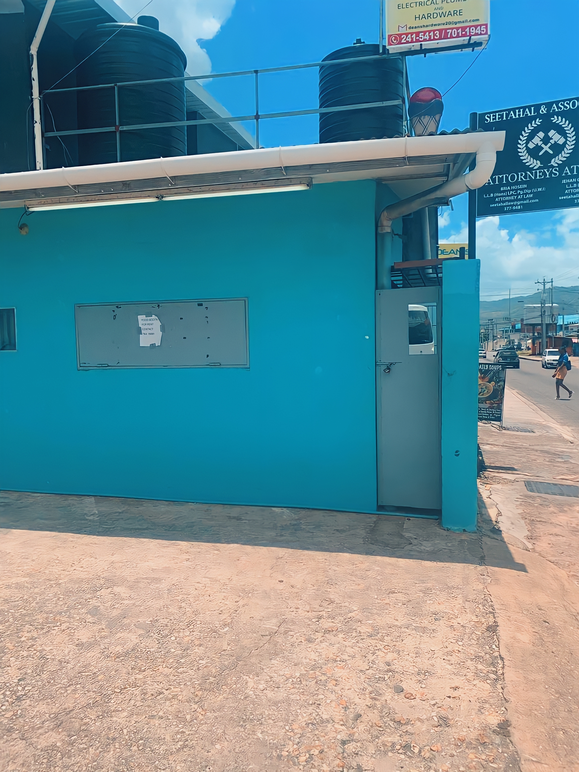 Commercial Unit, Arouca 5