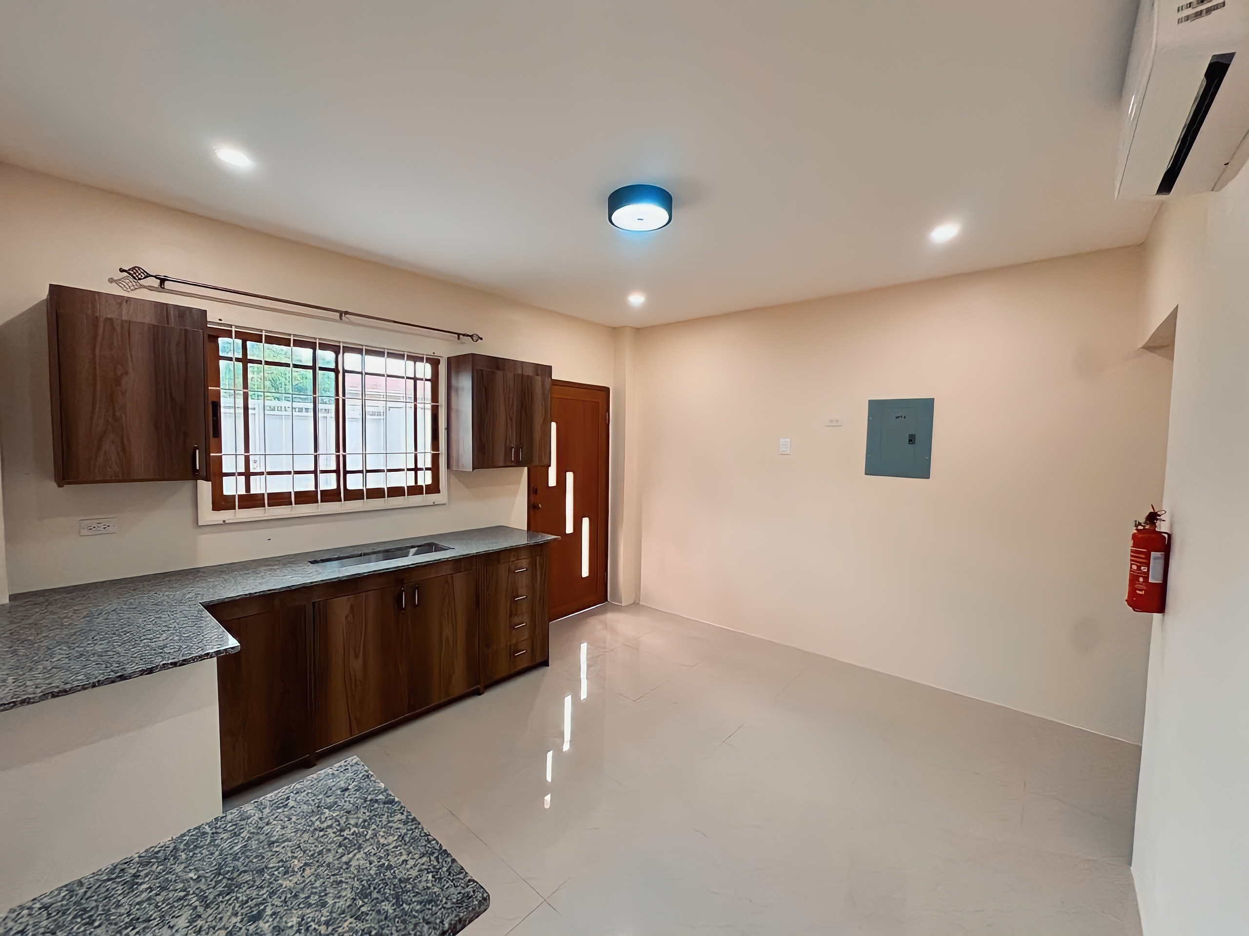 1 Bedroom Apartment, 7th Avenue, Barataria 2