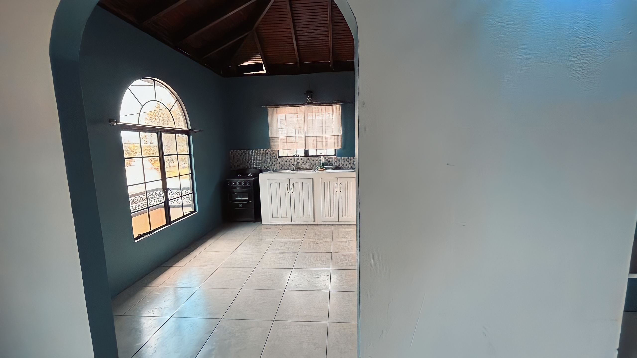 2 Bedroom Apartment, Orchard Gardens 5