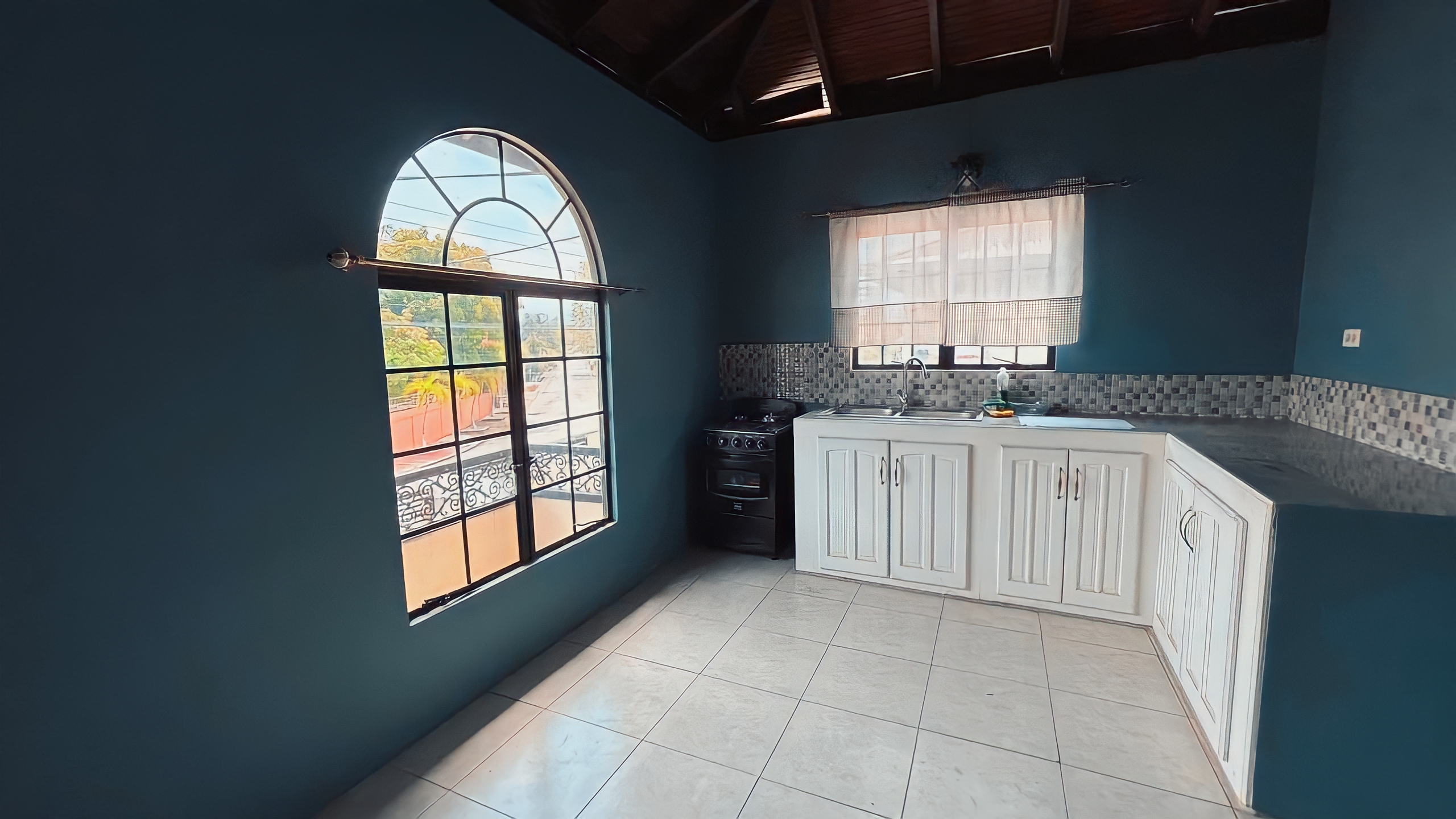 2 Bedroom Apartment, Orchard Gardens 9