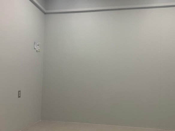 584