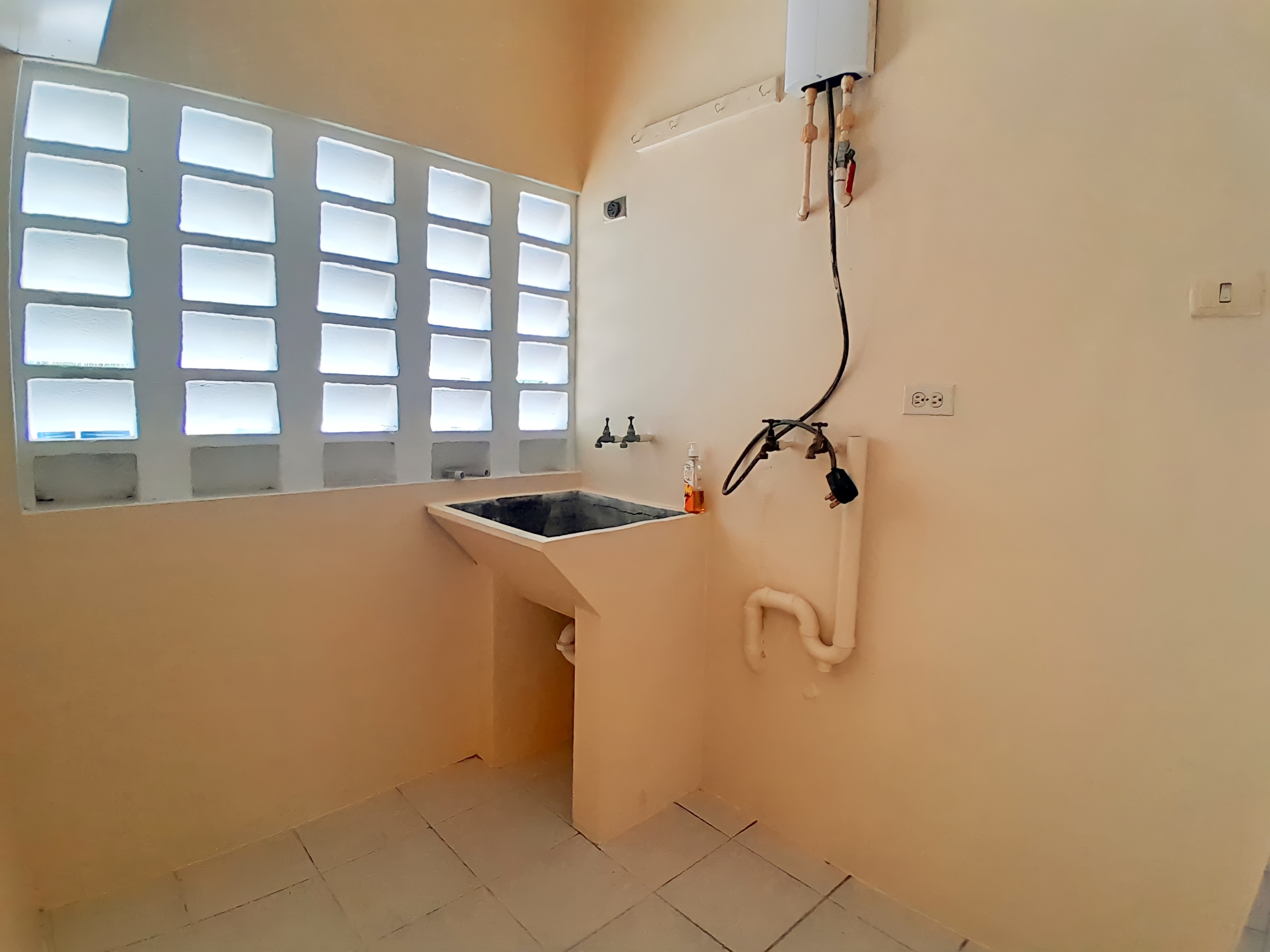 2 bedroom apt mendez drive champ fluers 11