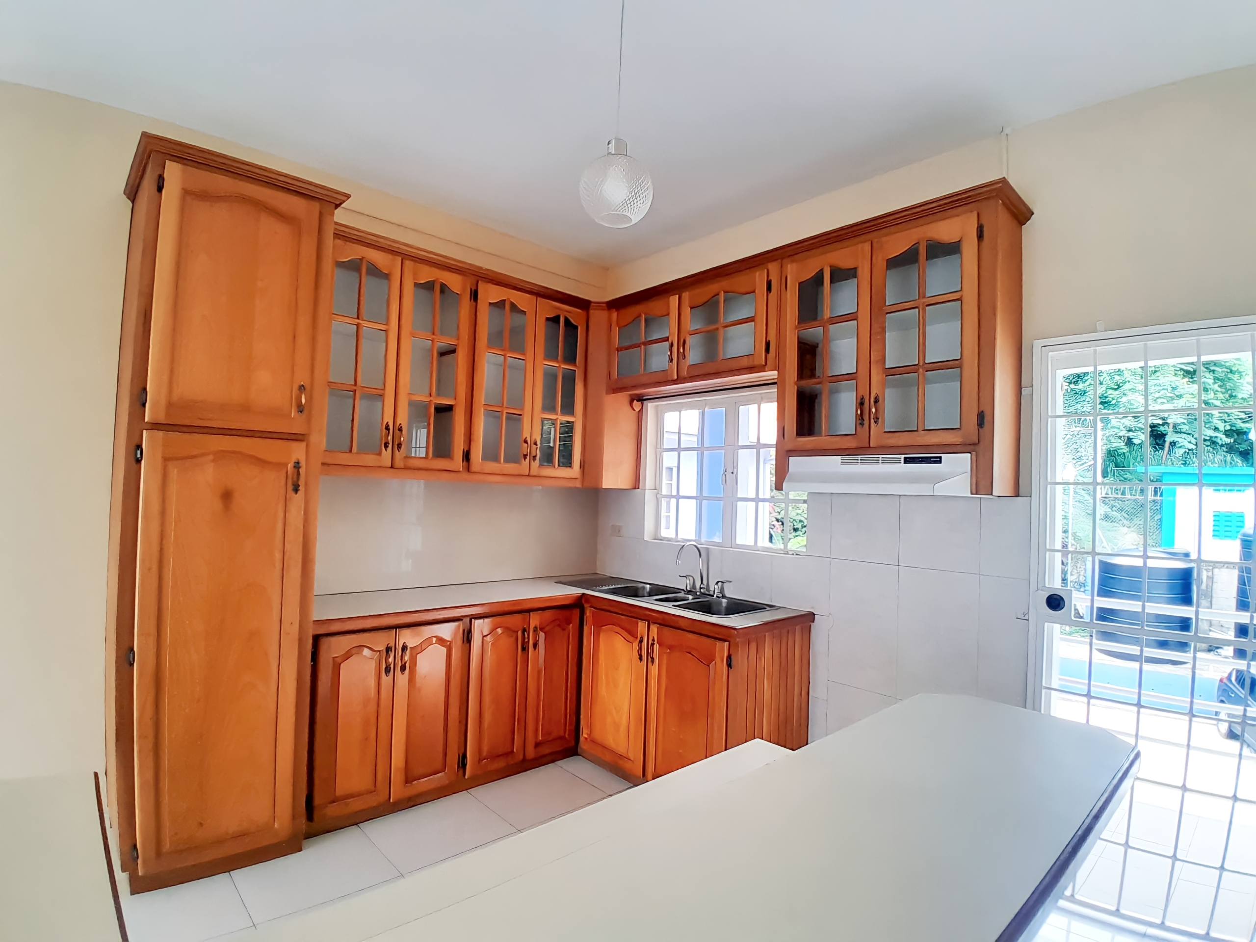 2 bedroom apt mendez drive champ fluers 2