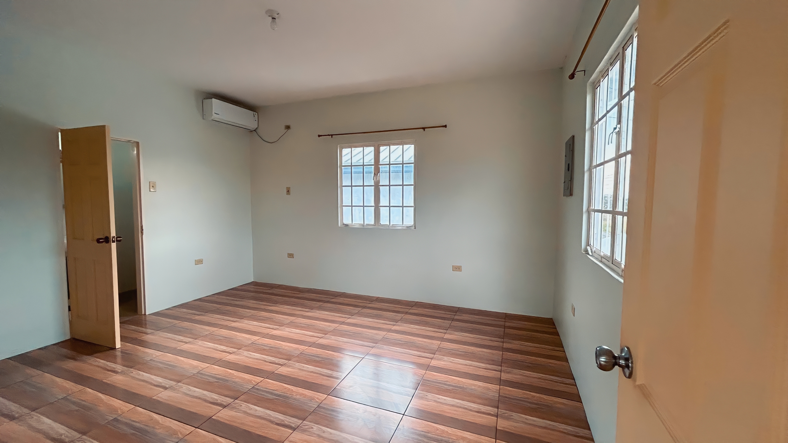 4 Bedroom Apartment, Joyce Road, Carapichaima 10
