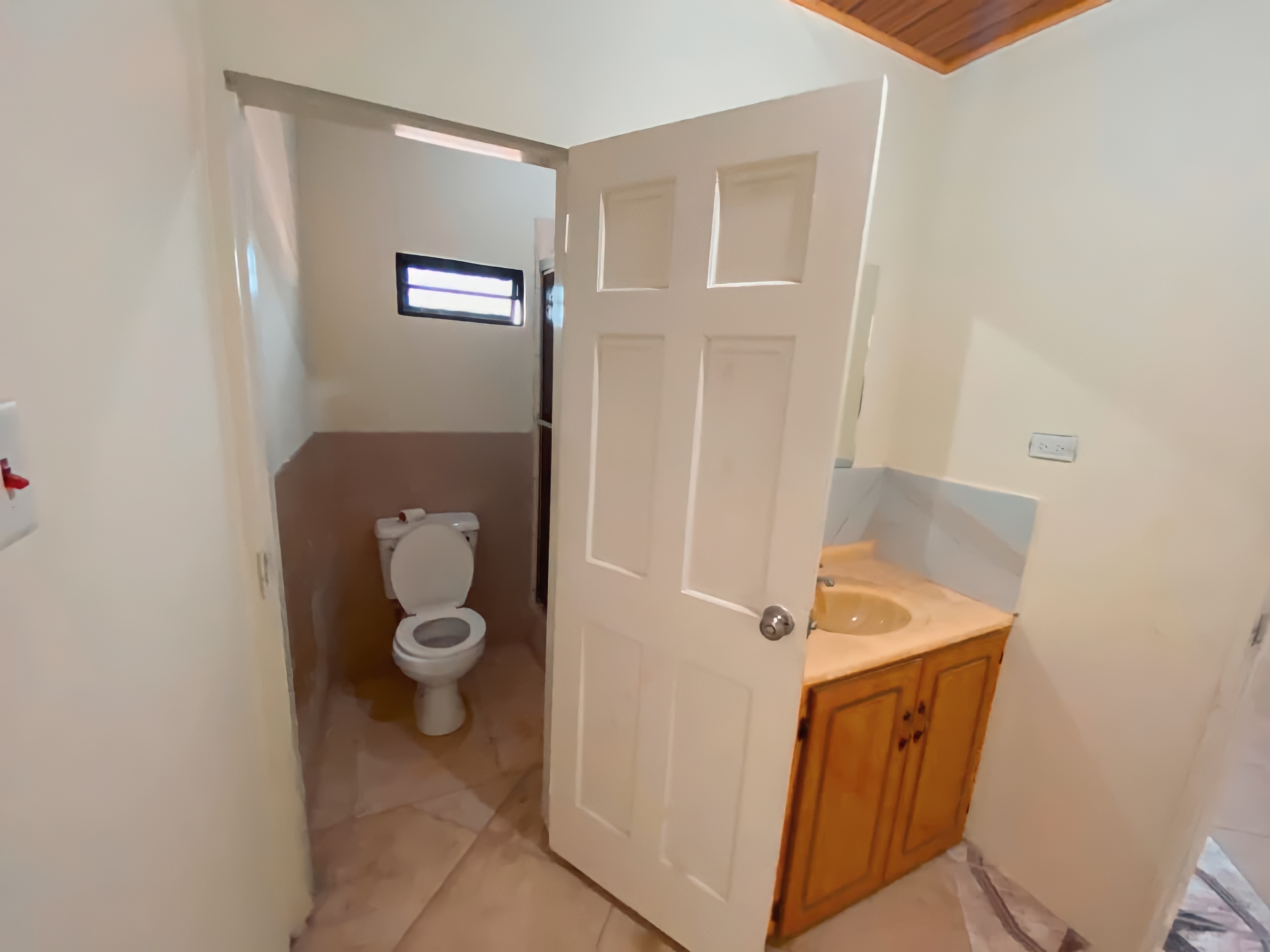 2 Bedroom Apartment, Southern Main Road, Chaguanas 11