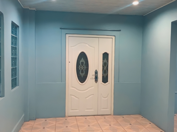 584