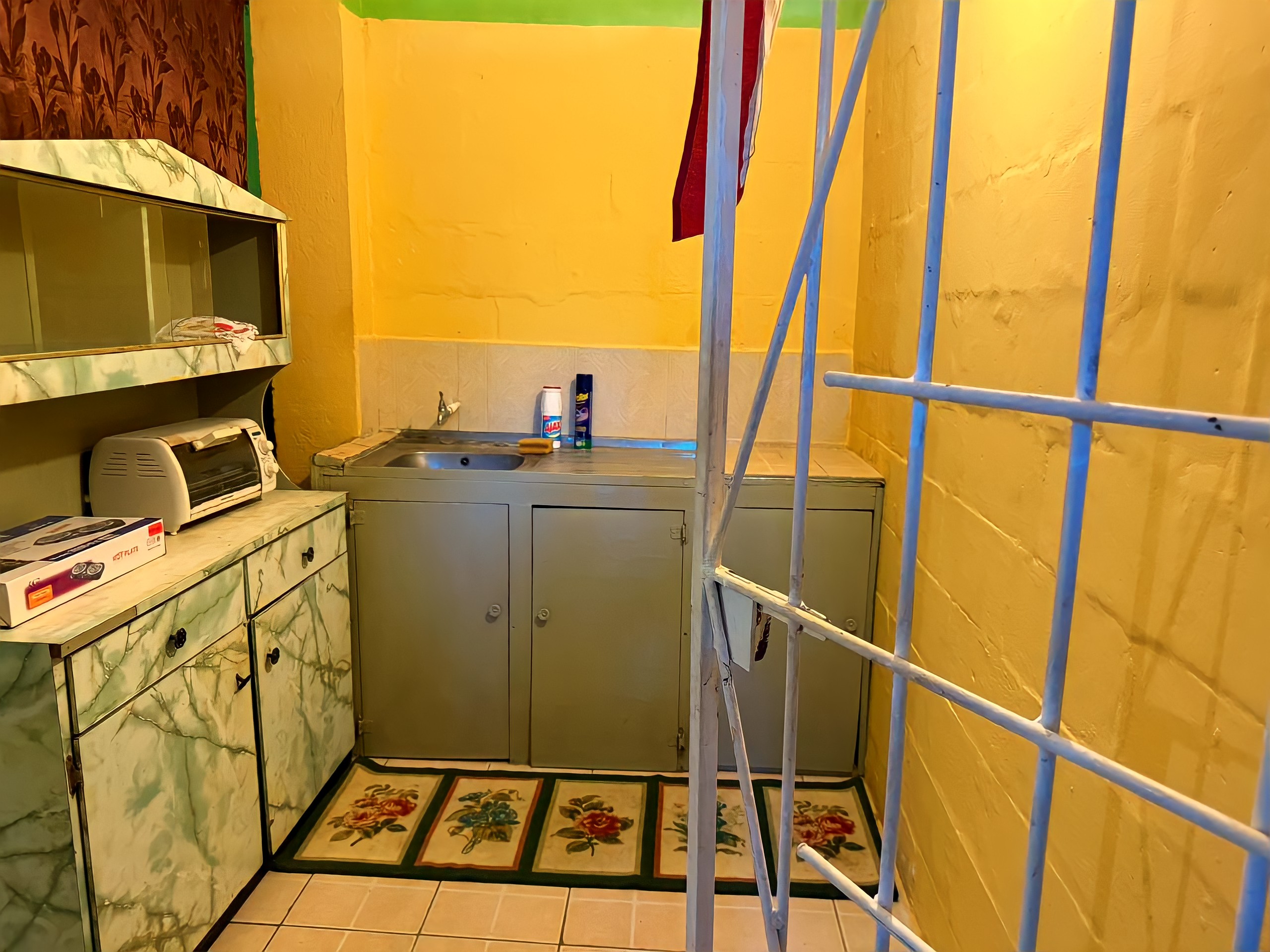 Semi Furnished 1 Bedroom Apartment First Ave Barataria 3