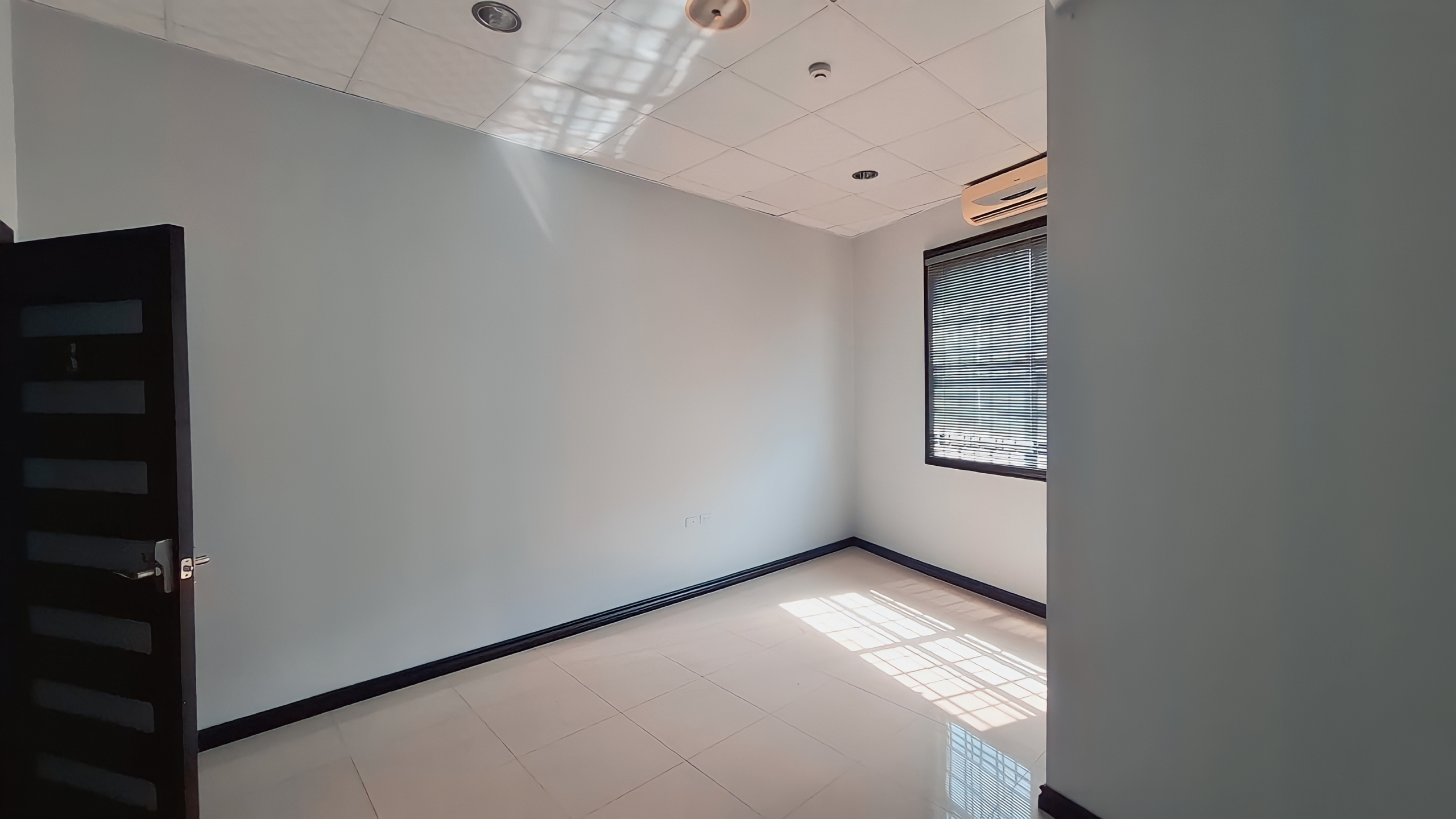 Commercial Space, Cocoyea, San Fernando 11