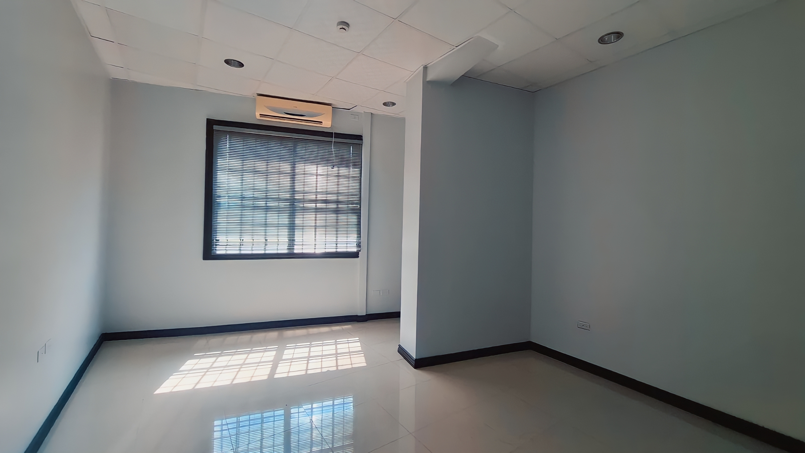 Commercial Space, Cocoyea, San Fernando 12