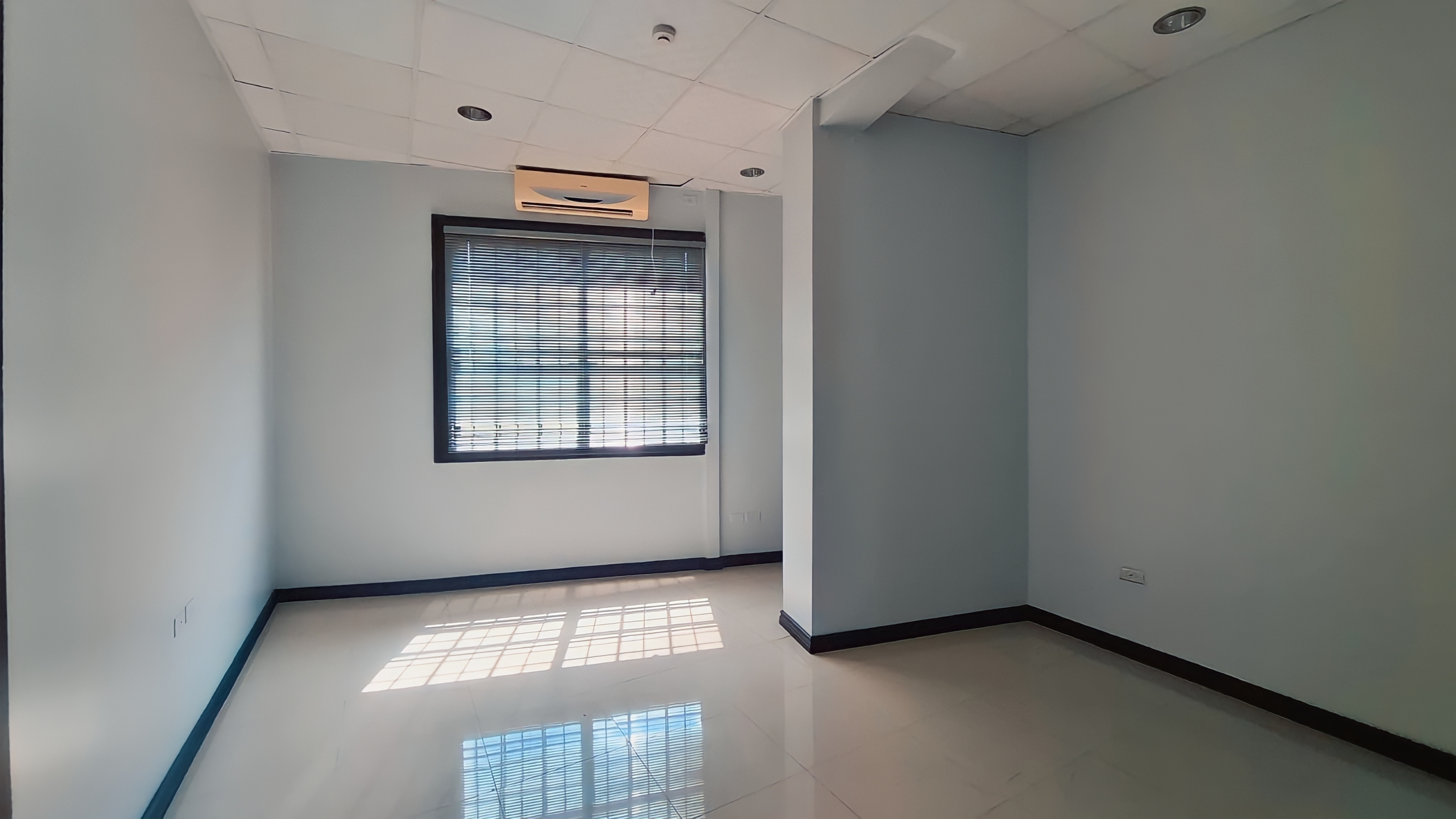 Commercial Space, Cocoyea, San Fernando 3